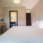 αthina Villa *